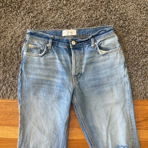 Free People We The Free Maggie Heavily Distressed Crop Jeans Size 25 Frayed Hem - Picture 14 of 14